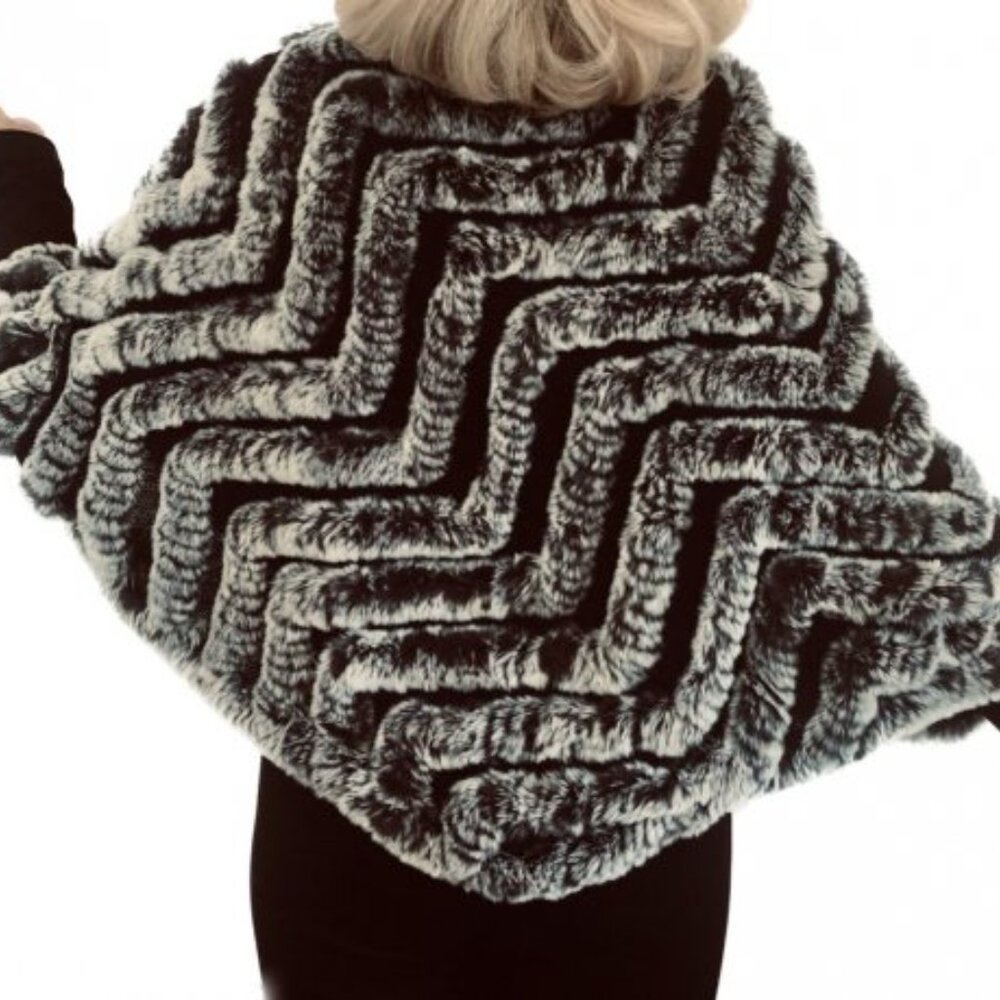 Knitted Rabbit Fur Poncho - Picture 3 of 3